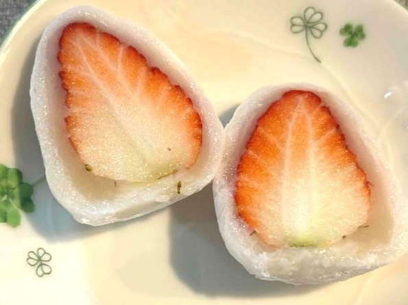 鷹番に移転リニューアル！国産素材で作られたいちご大福が食べられる「いちご大福と茶菓のお店 あか」